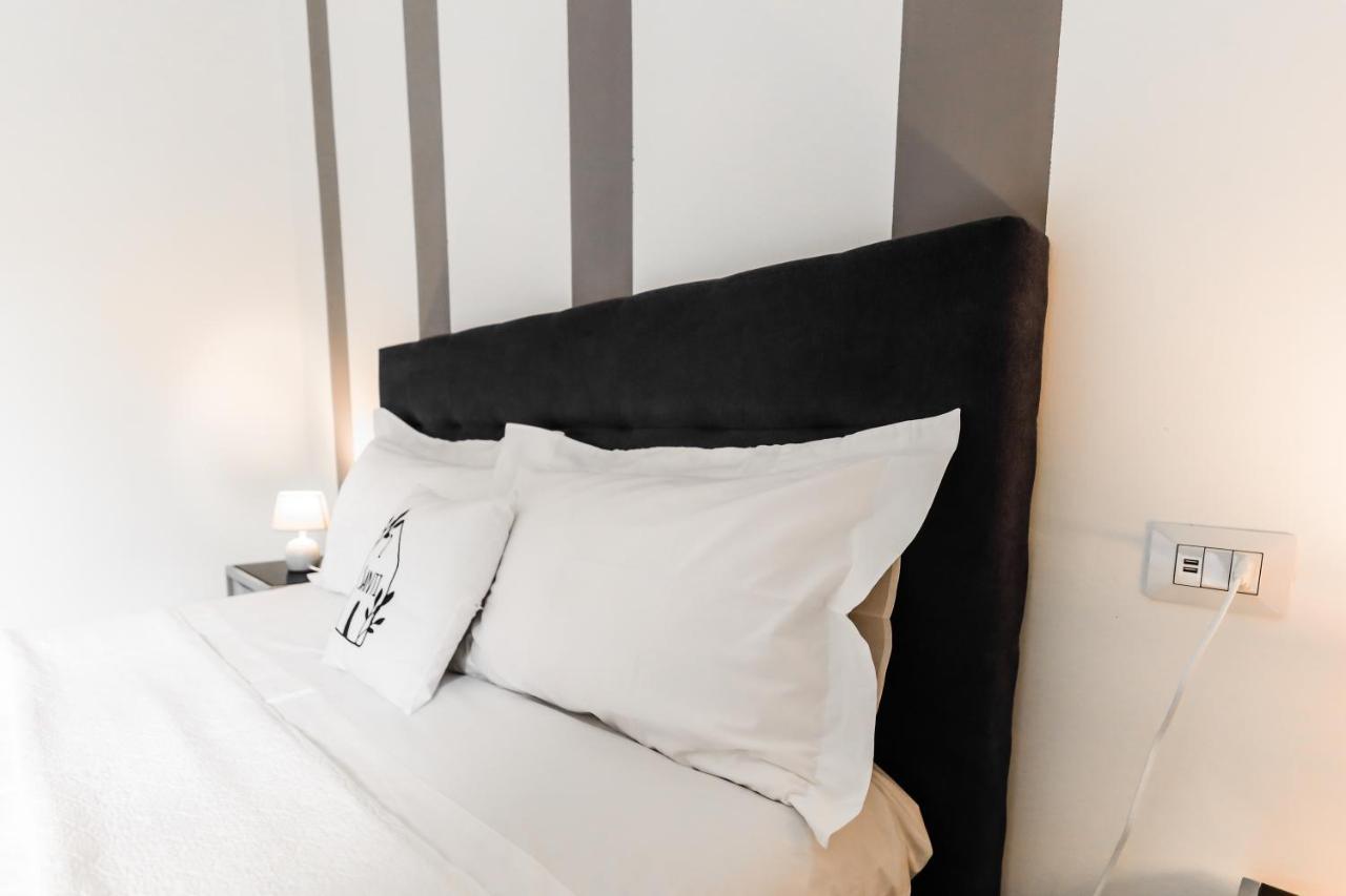 2 Santi - Suite And Rooms Λέτσε Εξωτερικό φωτογραφία